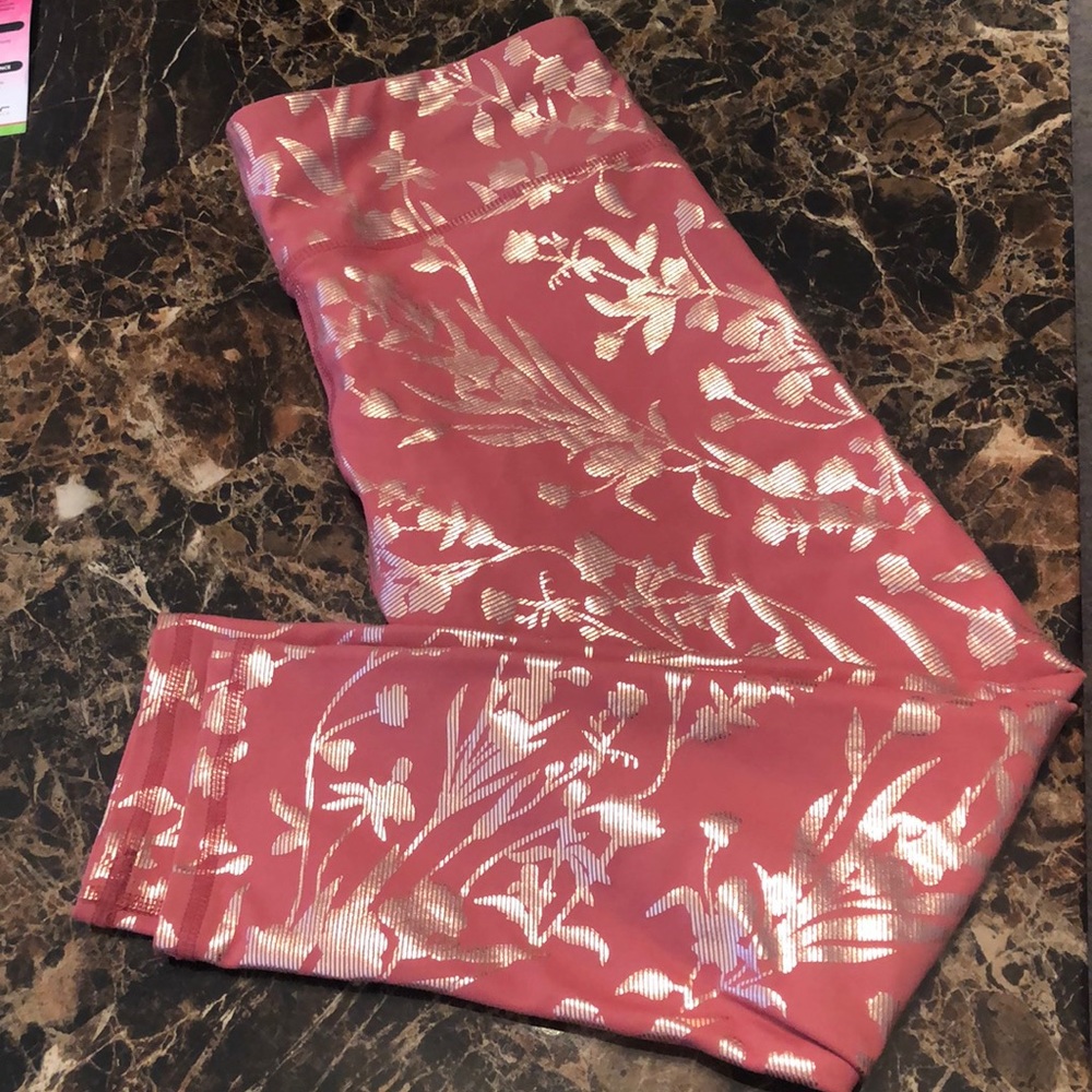 Fabletics High waisted cropped leggings